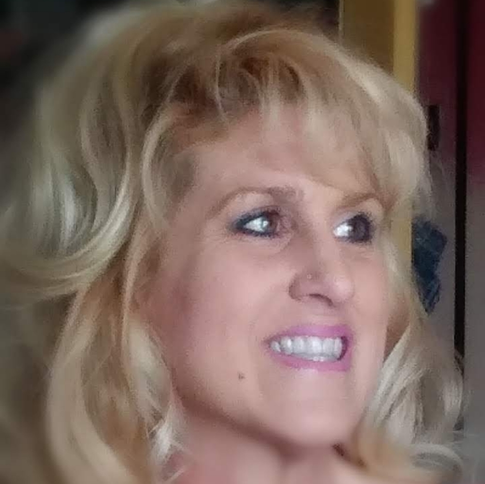 Meet your Posher, Maxine